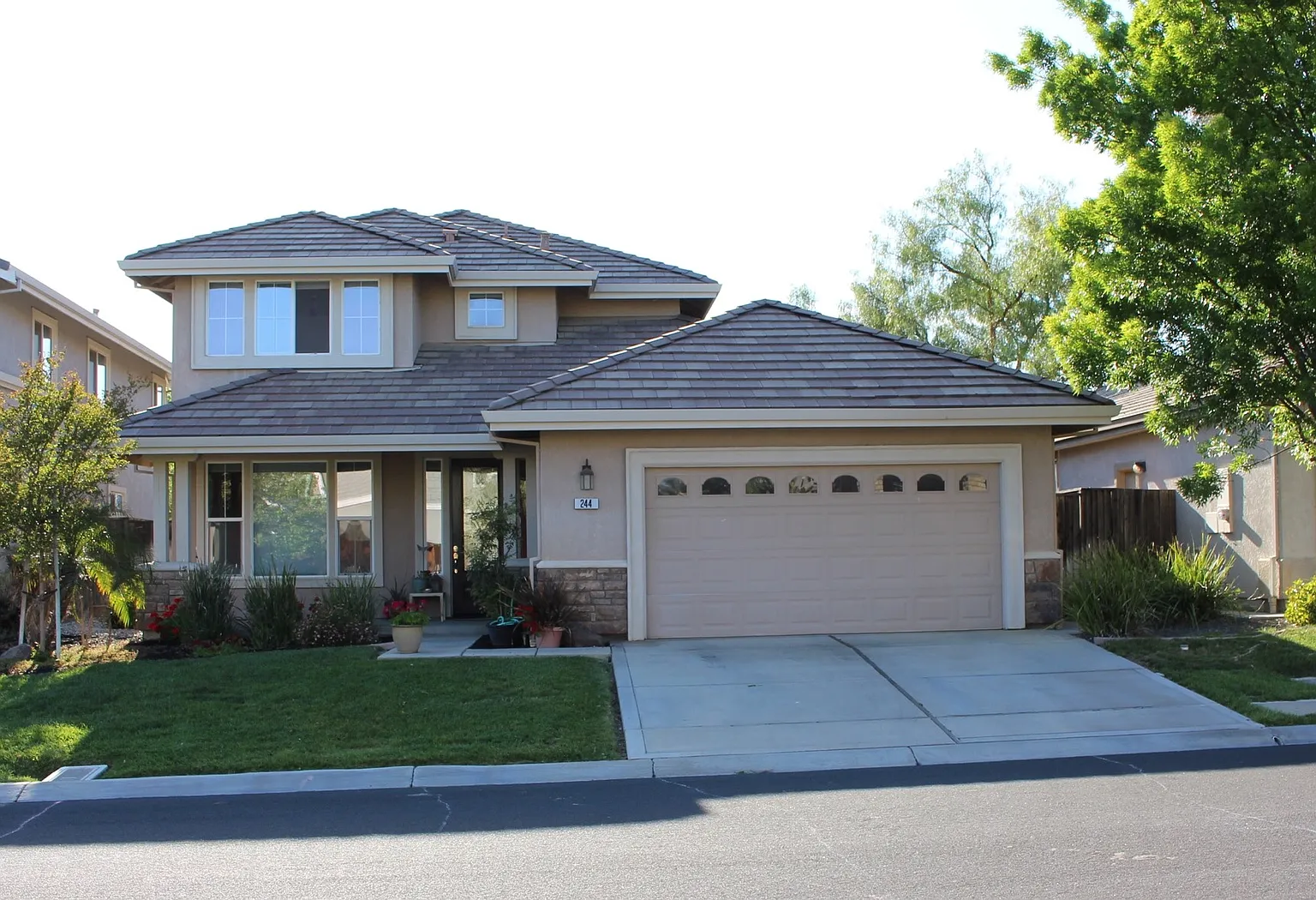 244 Cumberland Way photo 1