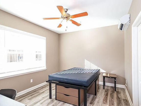 5th image of 3875 Spottswood Ave