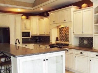 E1375 Arbor St, Waupaca, WI 54981