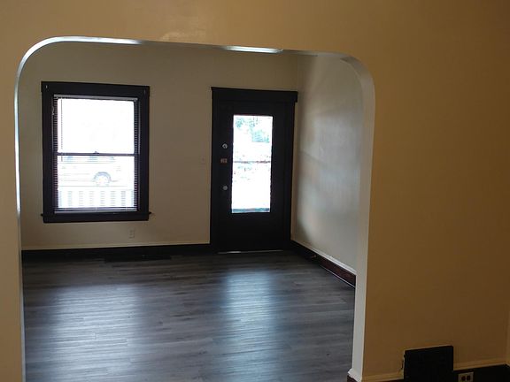 5th image of 3127 W 98th St