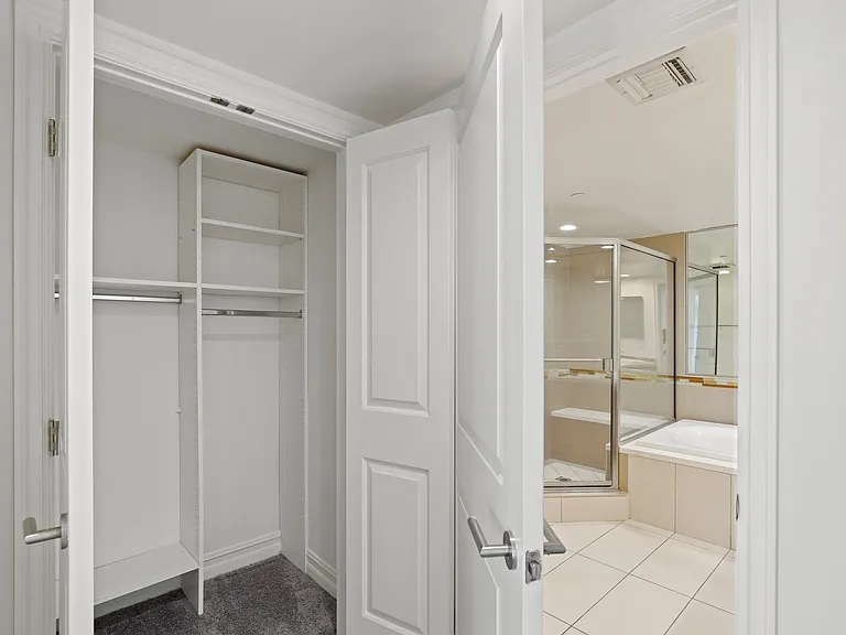 Bedroom with Closet and Bathroom