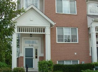 732 Hanbury Dr, Des Plaines, IL 60016