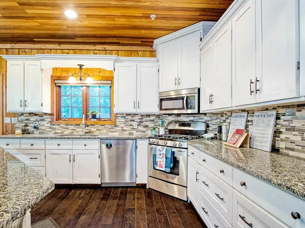 11267 Palmer Rolph St, Maple Ridge, BC V2W 1H1