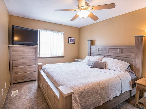 5th image of 46648 Heathmoor Dr