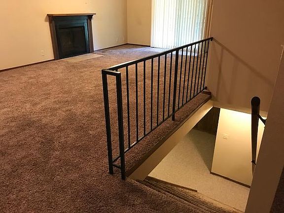 4th image of 16 N Club House Dr