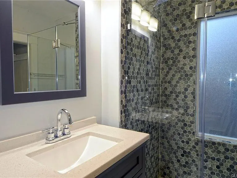 upper bathroom