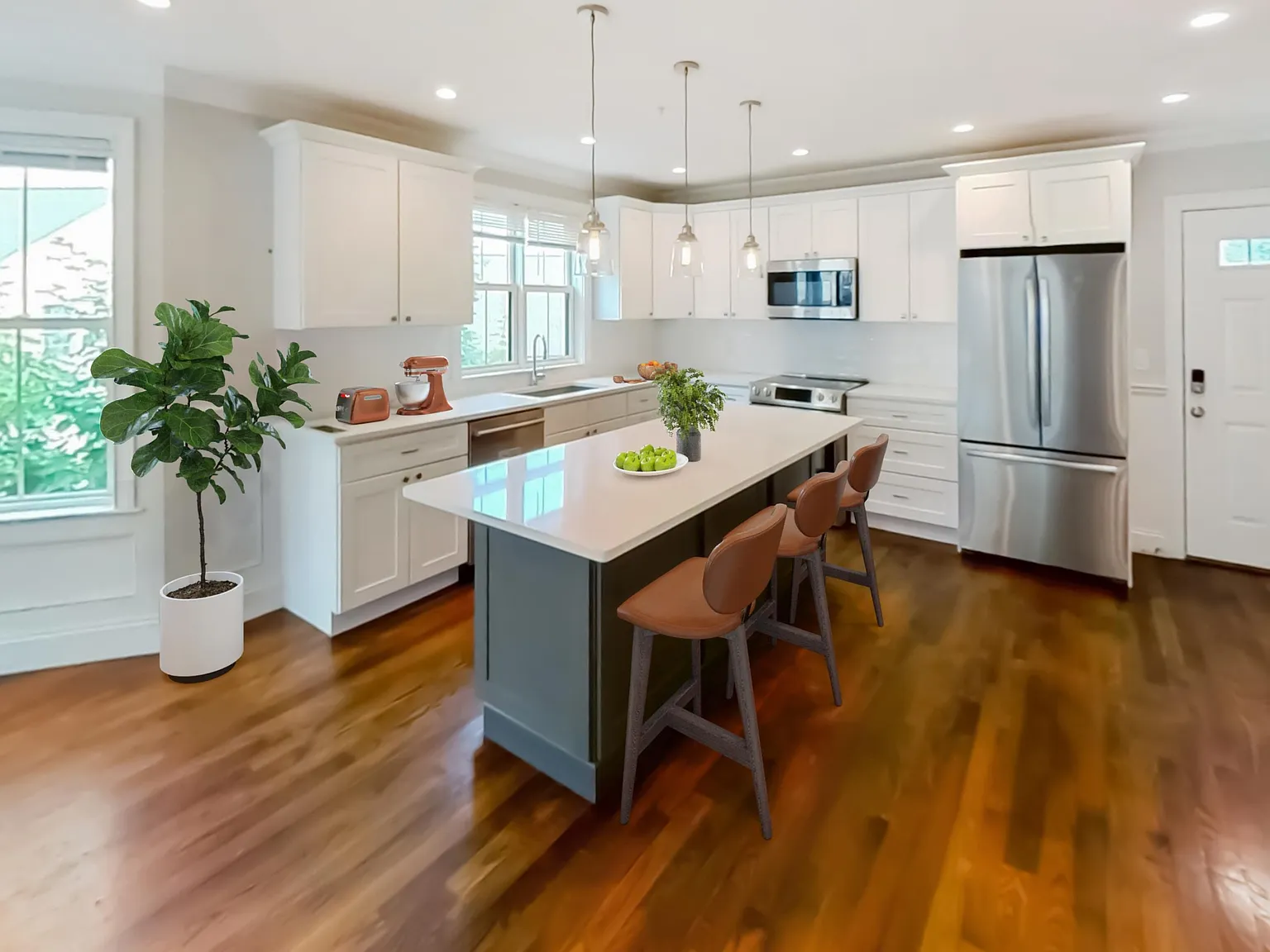 4 bed, 3.5 bath, 1266 sqft, $5,495 — Photo 4
