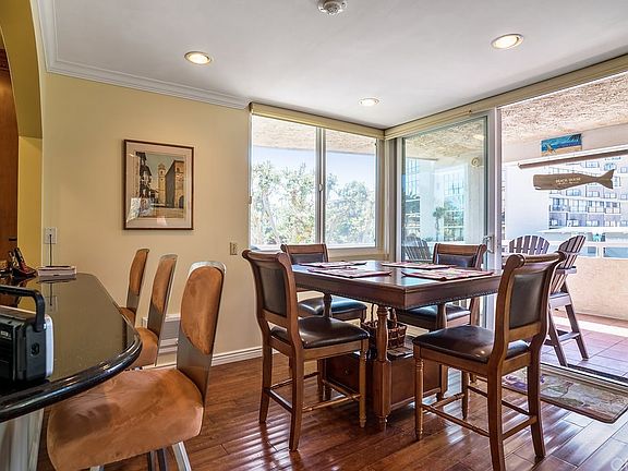3rd image of 428 Esplanade APT 204