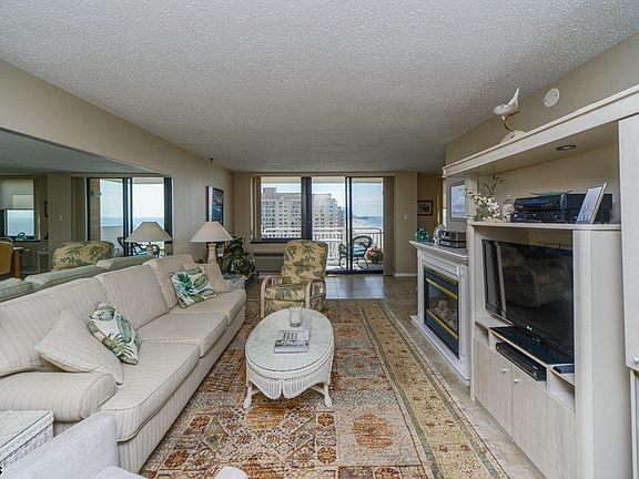3rd image of 5200 Boardwalk APT 20D