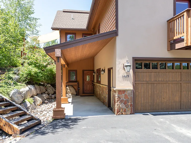 Entry Way | Garage Way