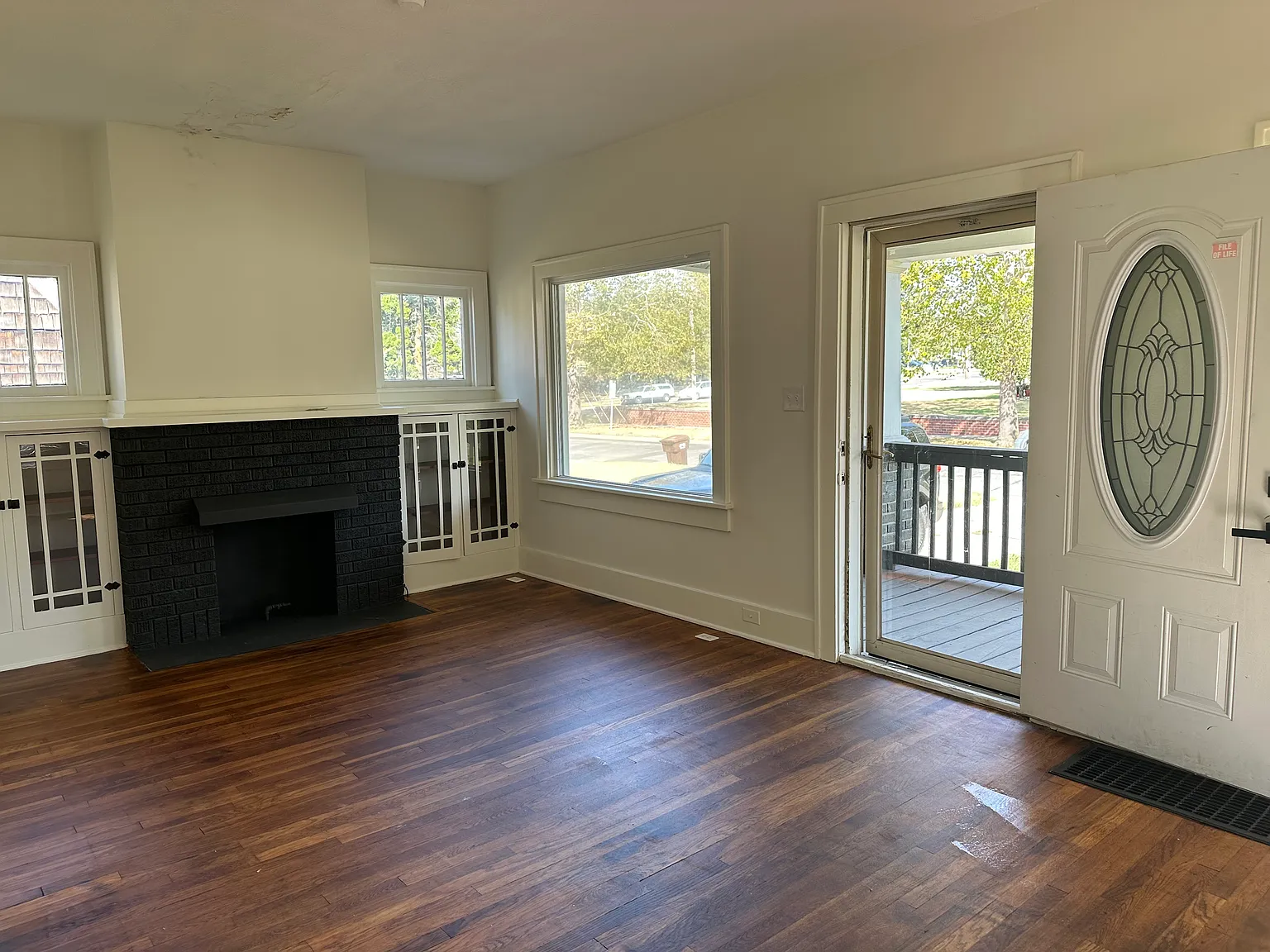 2 bed, 1114 sqft, $1,550 — Photo 2