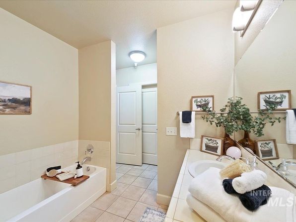 boise-idaho-249549137 picture