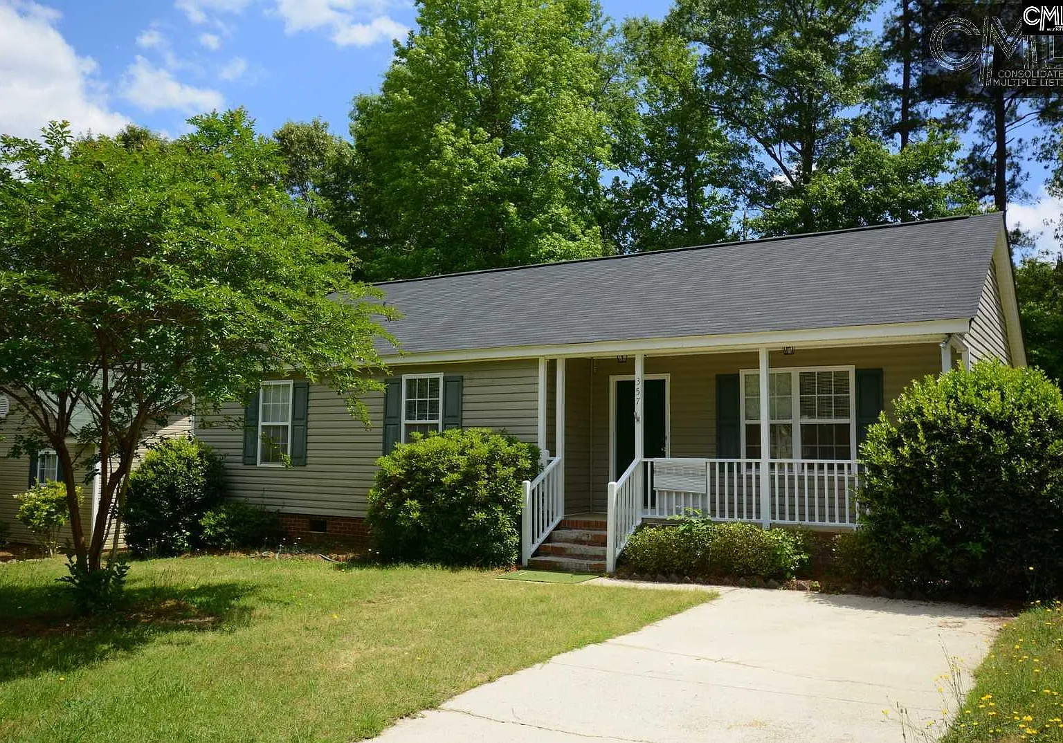 3 bed, 1300 sqft, $1,500 — Photo 1