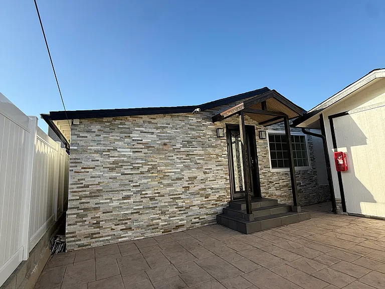 1125 Stanley Ave — Photo 3
