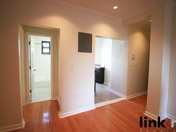 5th image of 4707 39th St APT 4C