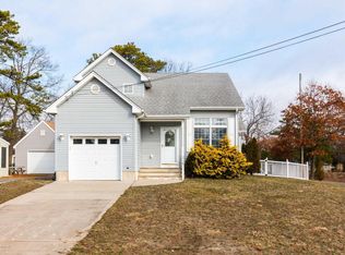 718 Pensacola Rd, Forked River, NJ 08731