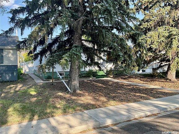 2nd image of 3149 Garnet St
