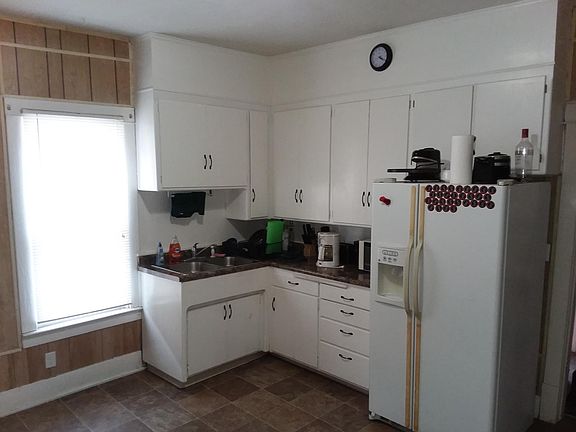 3rd image of 1045 New Hampshire St