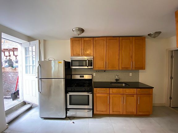 4th image of 317 Franklin Ave #3C