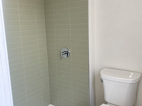 5th image of 1923 Greenup St APT 4