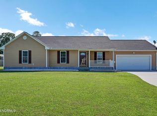 201 Bennett Ln, Richlands, NC 28574