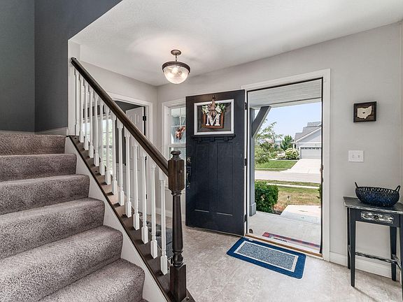 5th image of 6105 Barclay Ct
