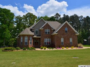 105 Chelsea Ln, Rainbow City, AL 35906