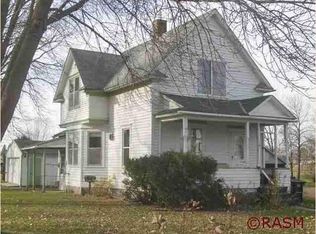 108 S Nicollet St, Winthrop, MN 55396
