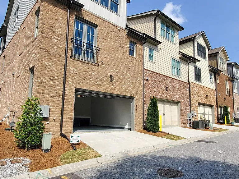 6076 Cushing Cir — Photo 1