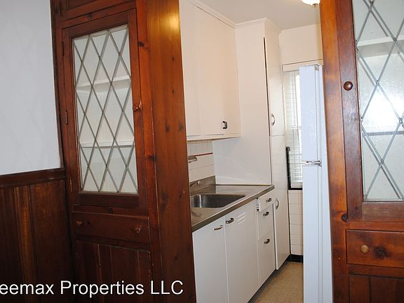 3rd image of 3416 Shaw Ave #4968065