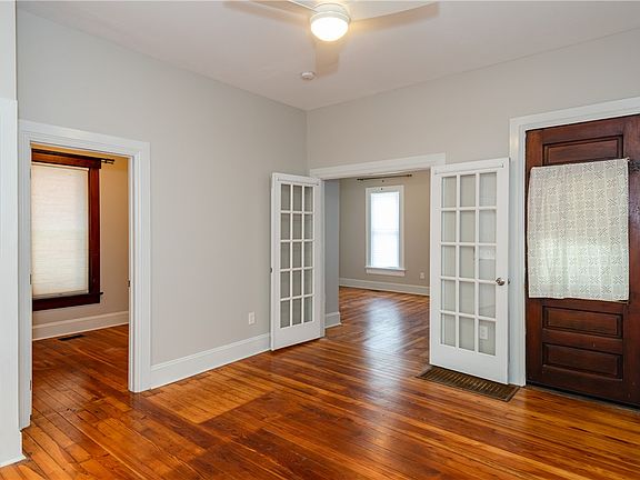 5th image of 666 Oak St