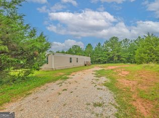 330 Edgewater Ln, Hartwell, GA 30643