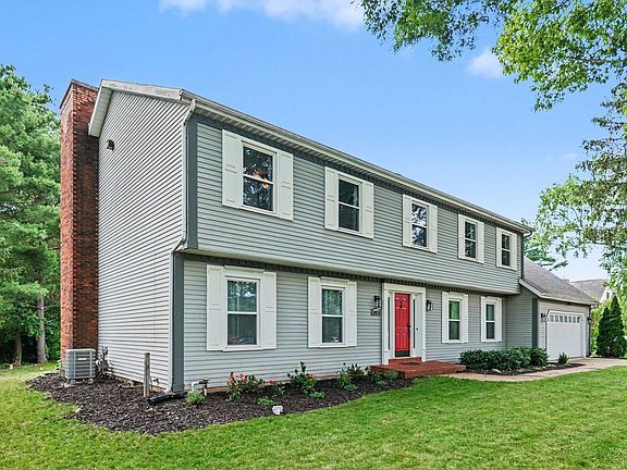 2nd image of 50928 Ridgeview Ln