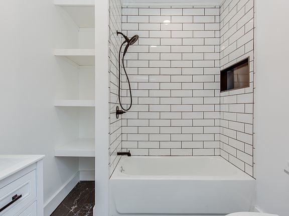 3rd image of 10-12 Stark St #3