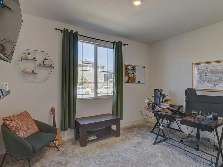 281 Cinnabar Way — Photo 6