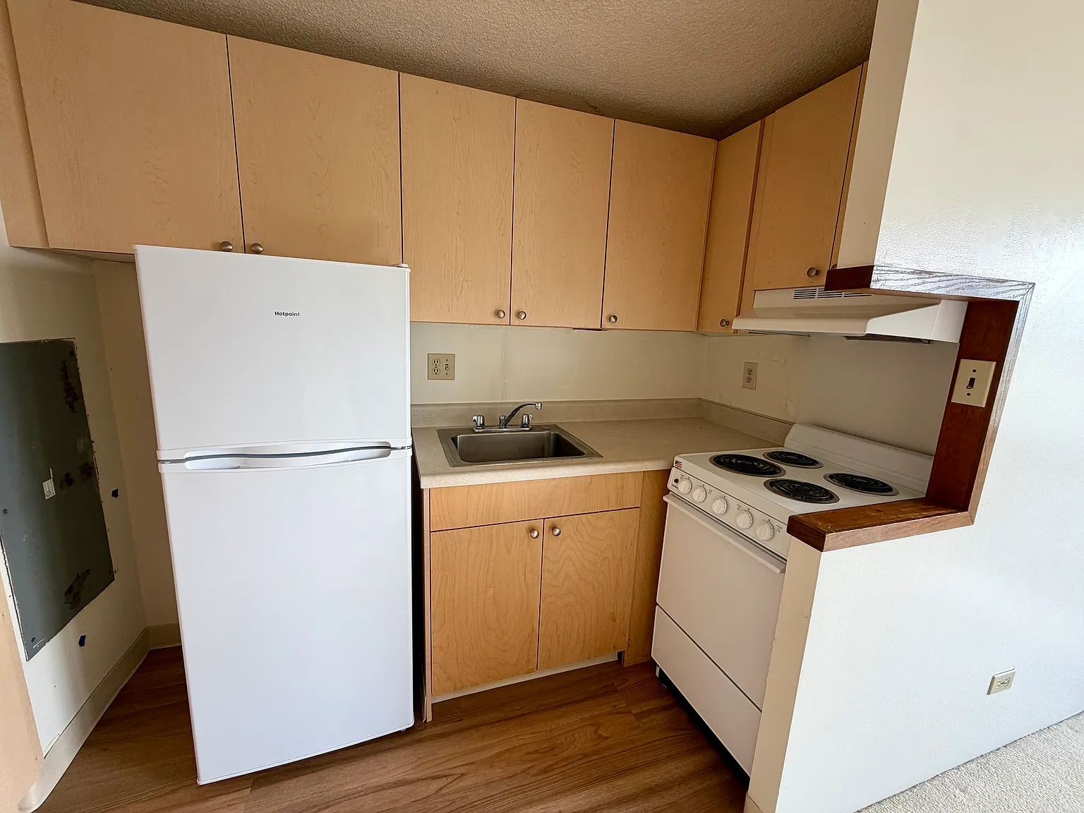 Studio, 300 sqft, $1,800 — Photo 3