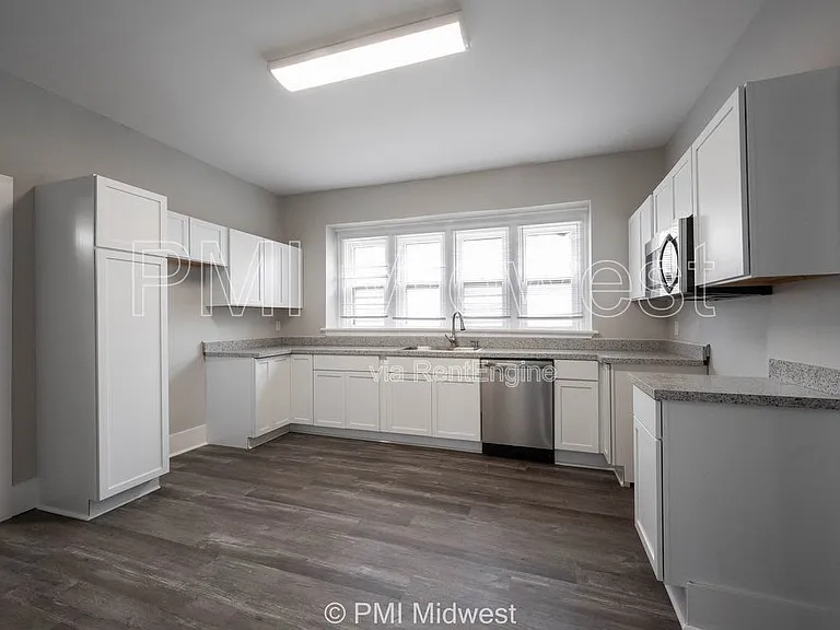 538 W 29th St #B — Photo 31