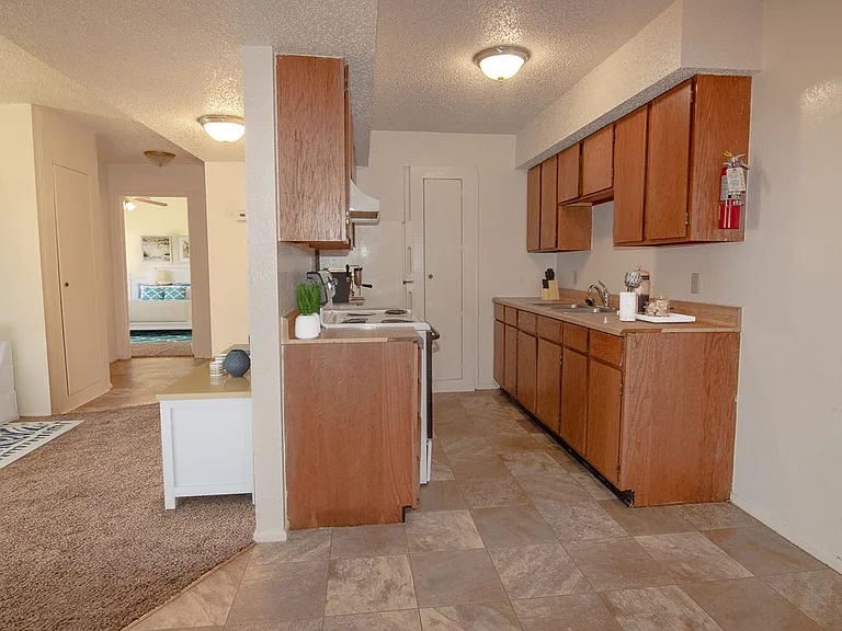 101 Teakwood Dr — Photo 5