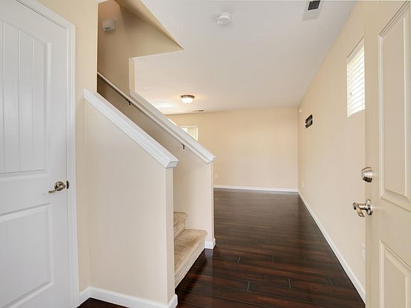 3rd image of 9422 187th St E