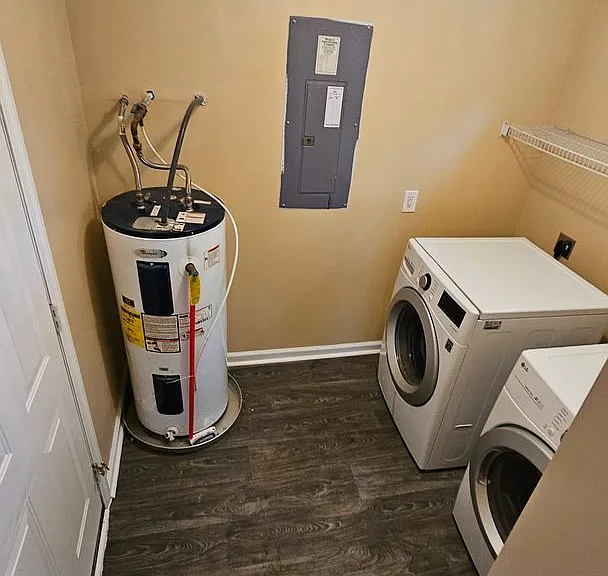 573 Corbin St — Photo 3