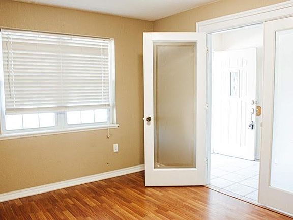 4th image of 4081 Ligustrum Dr