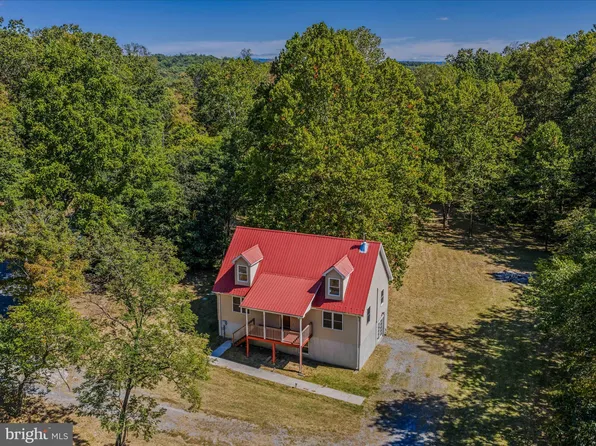 251 Rock Gap Rd, Berkeley Springs, WV 25411
