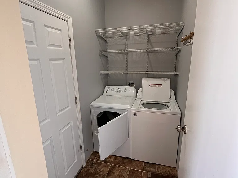 5353 W Belle Plaine Ave #1E — Photo 8