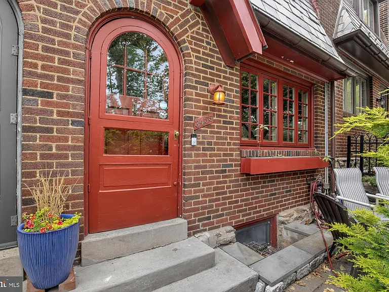 3455 W Queen Ln — Photo 25