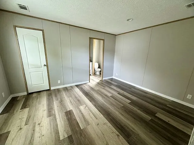 3 bed, 2.0 bath, 1056 sqft, $1,945 — Photo 4