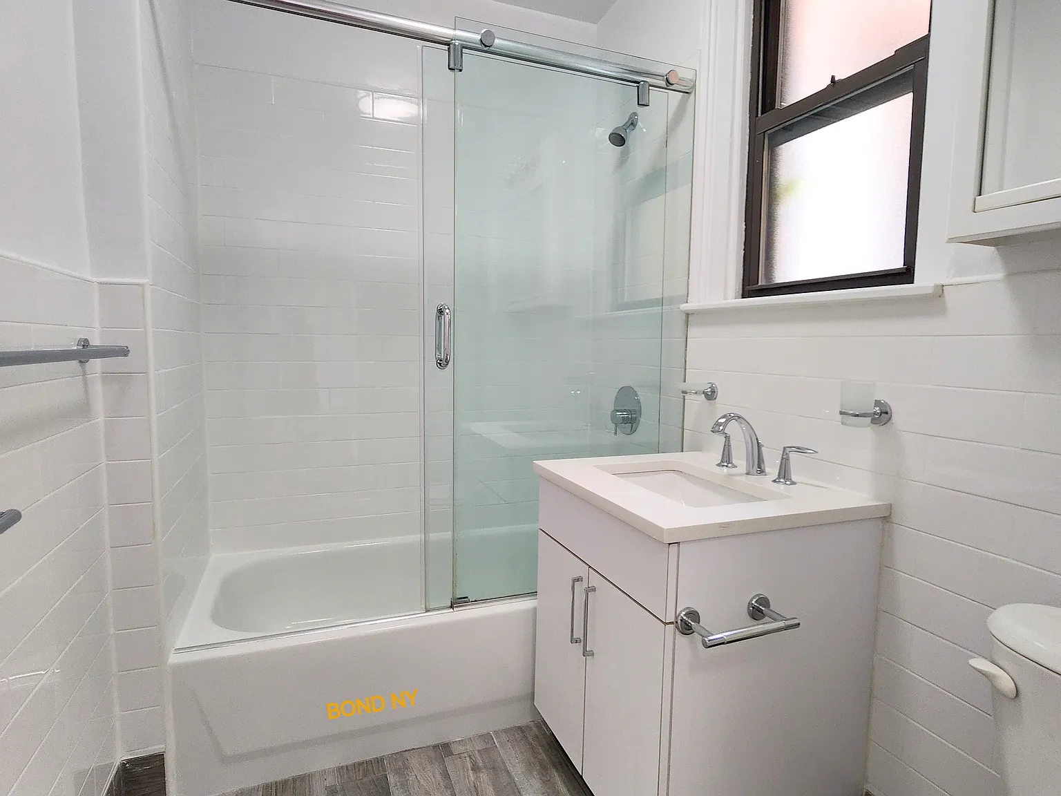156 East 37th Street — Photo 4