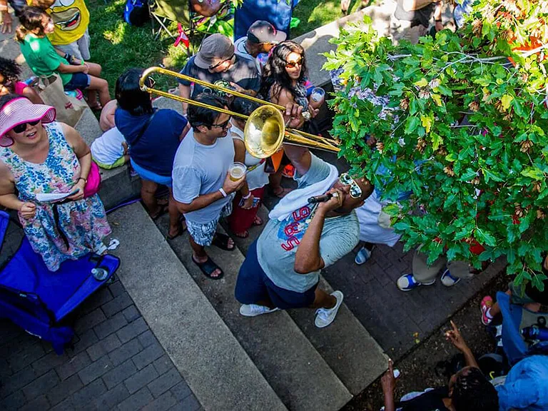 Enjoy the many events and activities hosted by the Rosslyn community throughout the year.