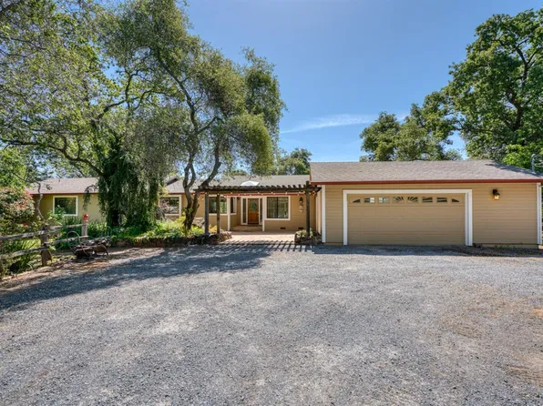 2382 Paddock Ln, Newcastle, CA 95658