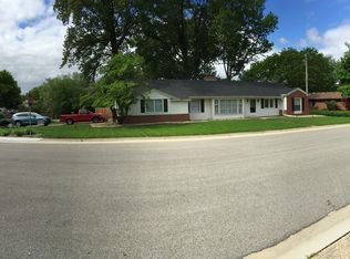 1402 Ivywood Dr, Springfield, IL 62704