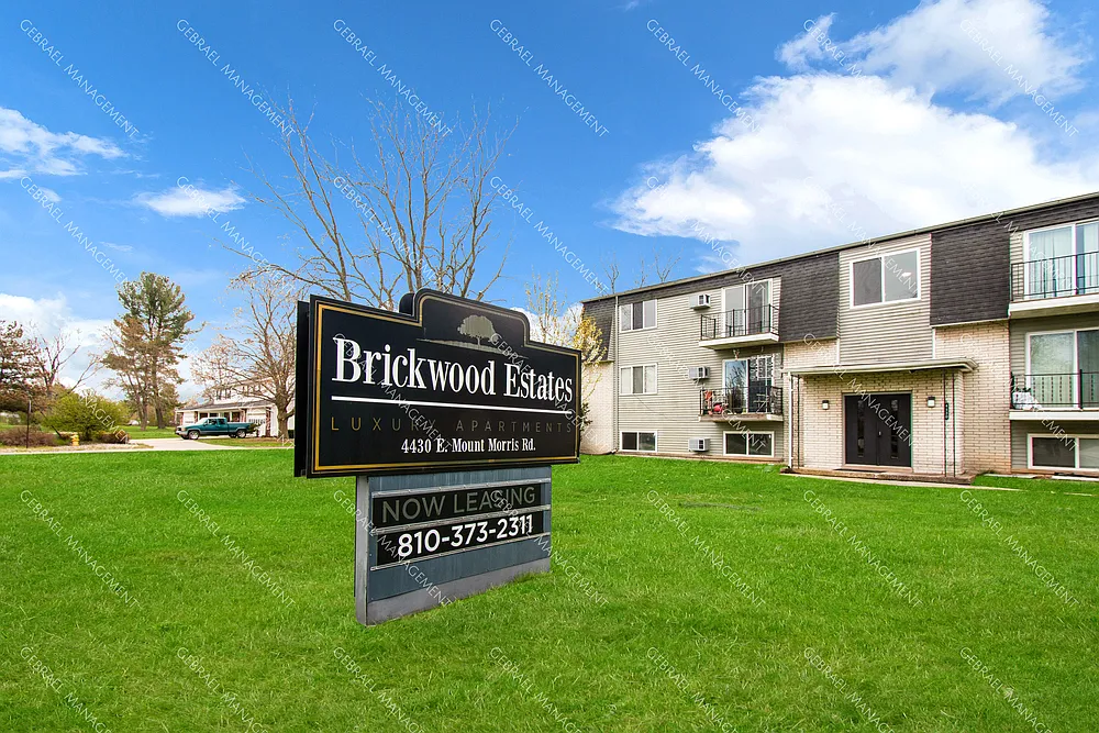 Brickwood NEW — Photo 1